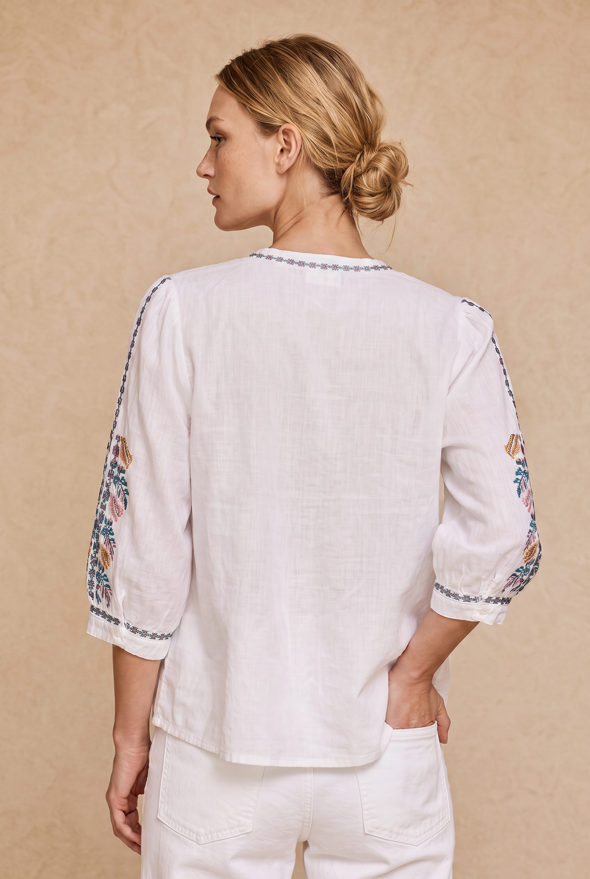 JANE DAKOTA WHITE AND BLUE EMBROIDERED COTTON SHIRT