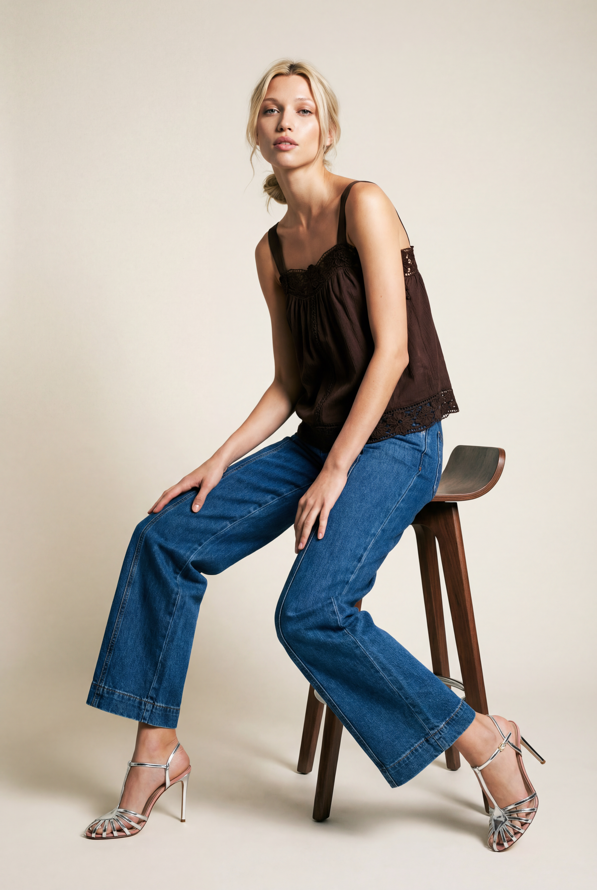 LIDO LINEN AND LACE CHOCOLATE TOP