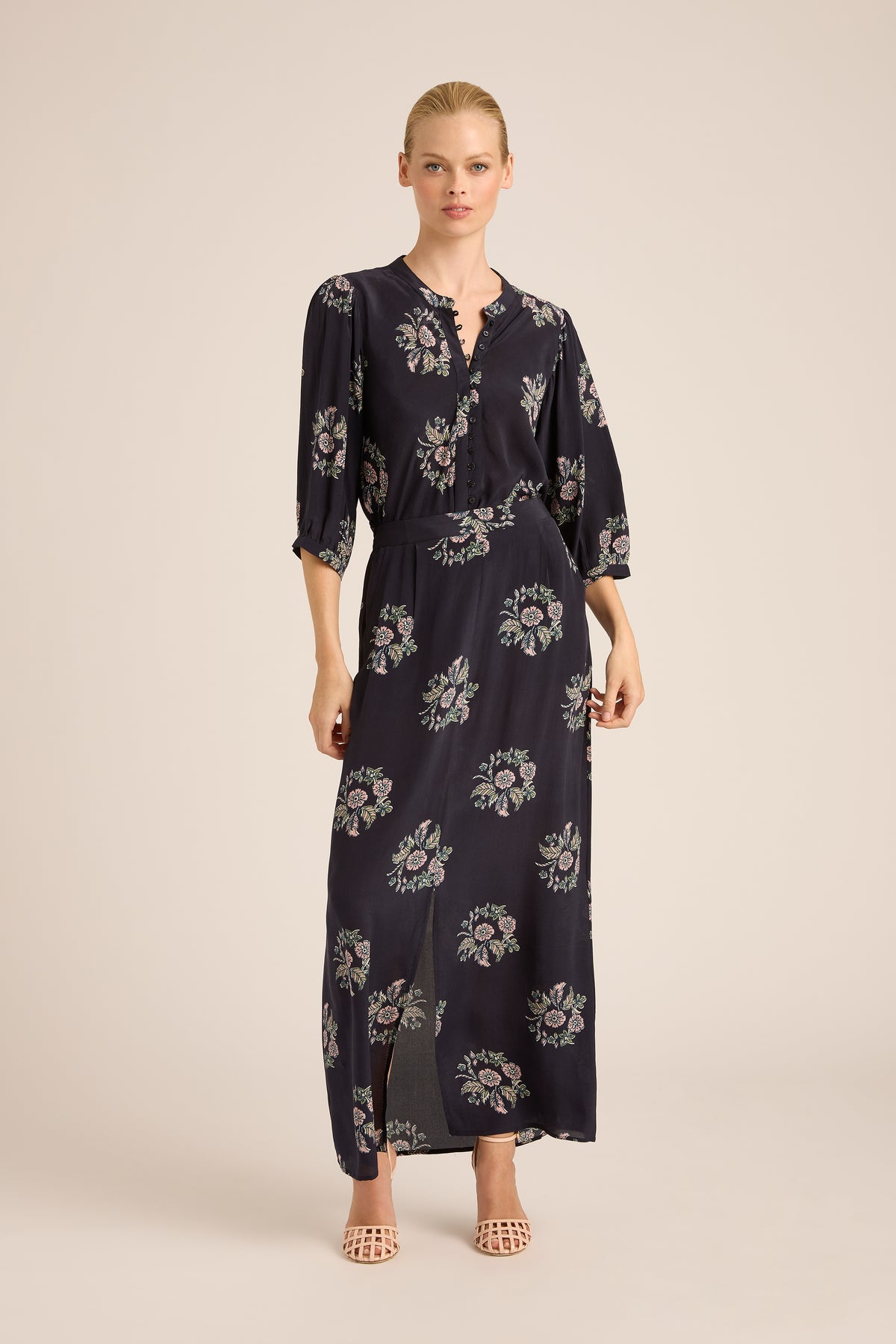 SPLIT SILK SKIRT WREATH