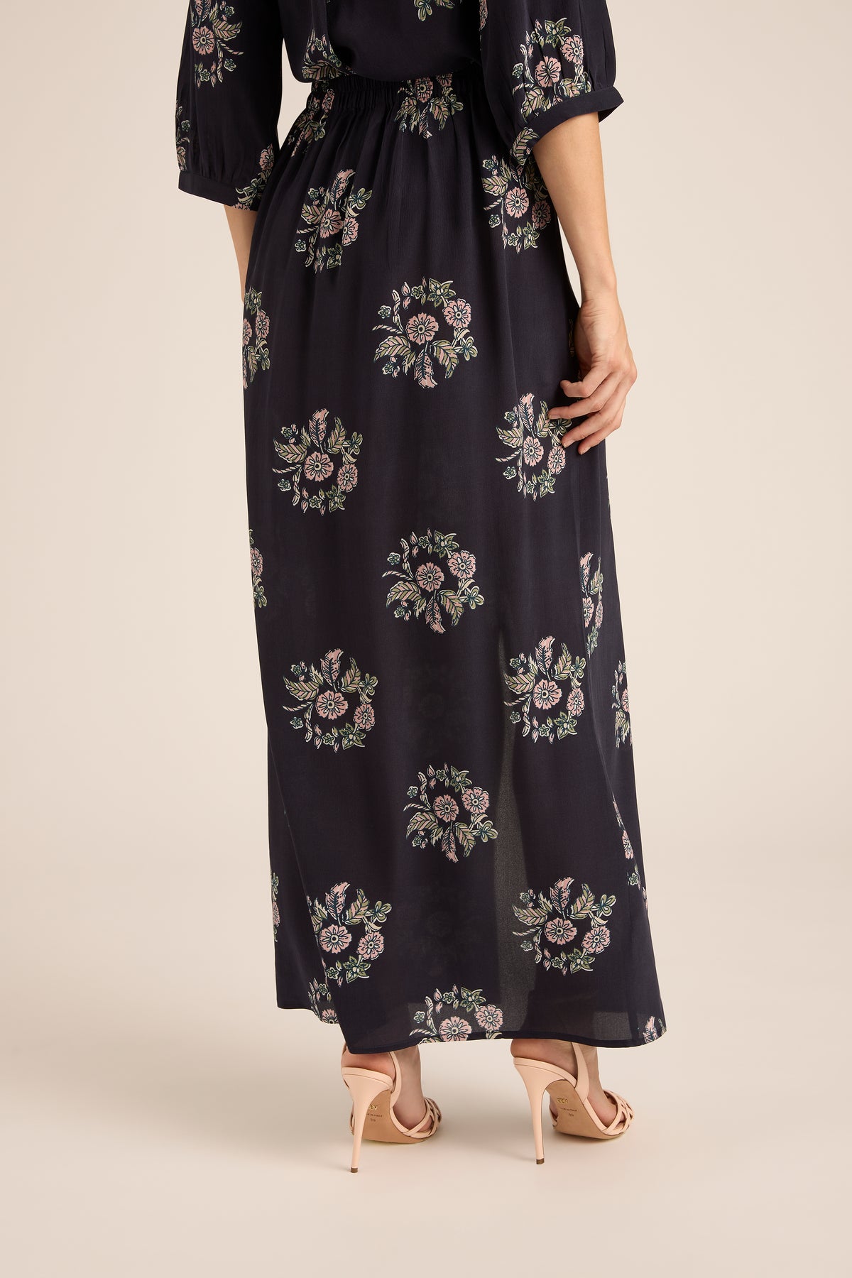 SPLIT SILK SKIRT WREATH