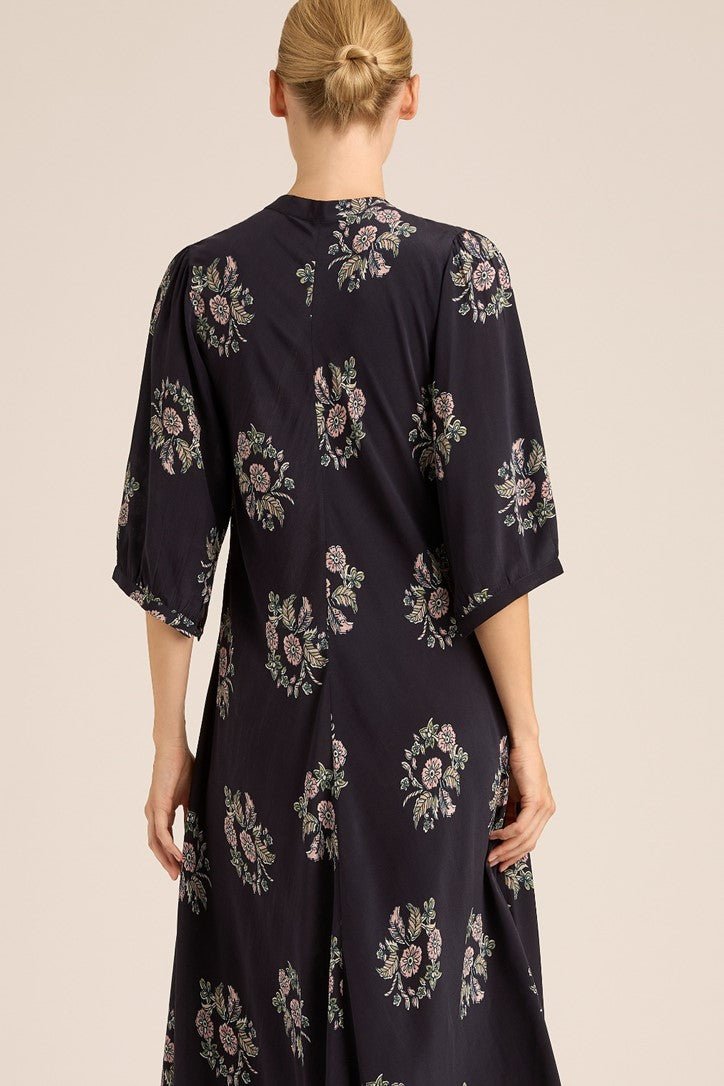 SCARLETT SILK CREPE WREATH MIDI