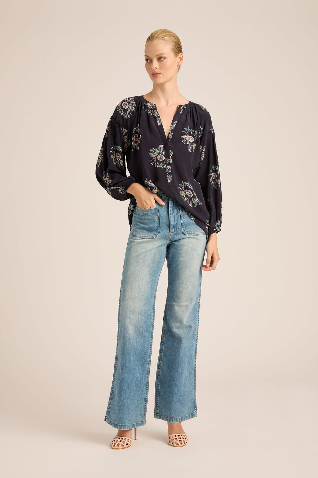 TWENTY SILKY WREATH NAVY SHIRT